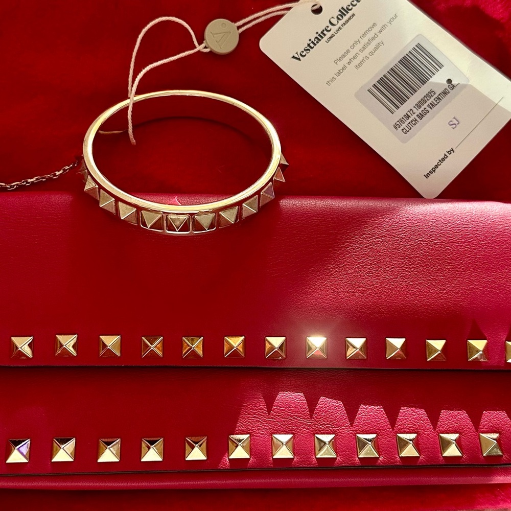 Authentic Valentino GARAVANI Pink clutch With Bracelet